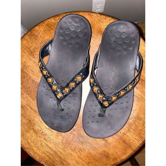 Vionic flip flops size 8 - Picture 1 of 3